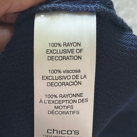 CHICO’S Women's Navy Top with Crochet Details Size 2 - Picture 5 of 6